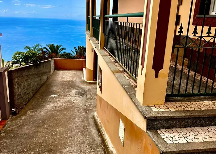 Michelangelo فيلة Câmara de Lobos